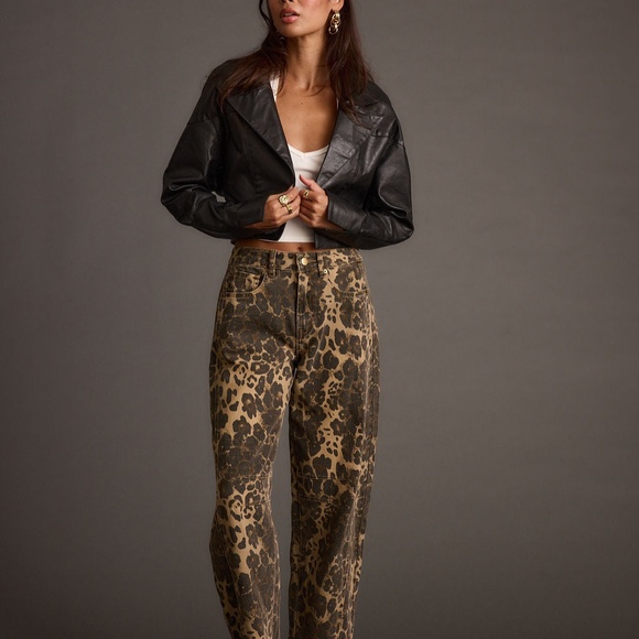 12th Tribe Black Leather Crop Top - Picture 2 of 3